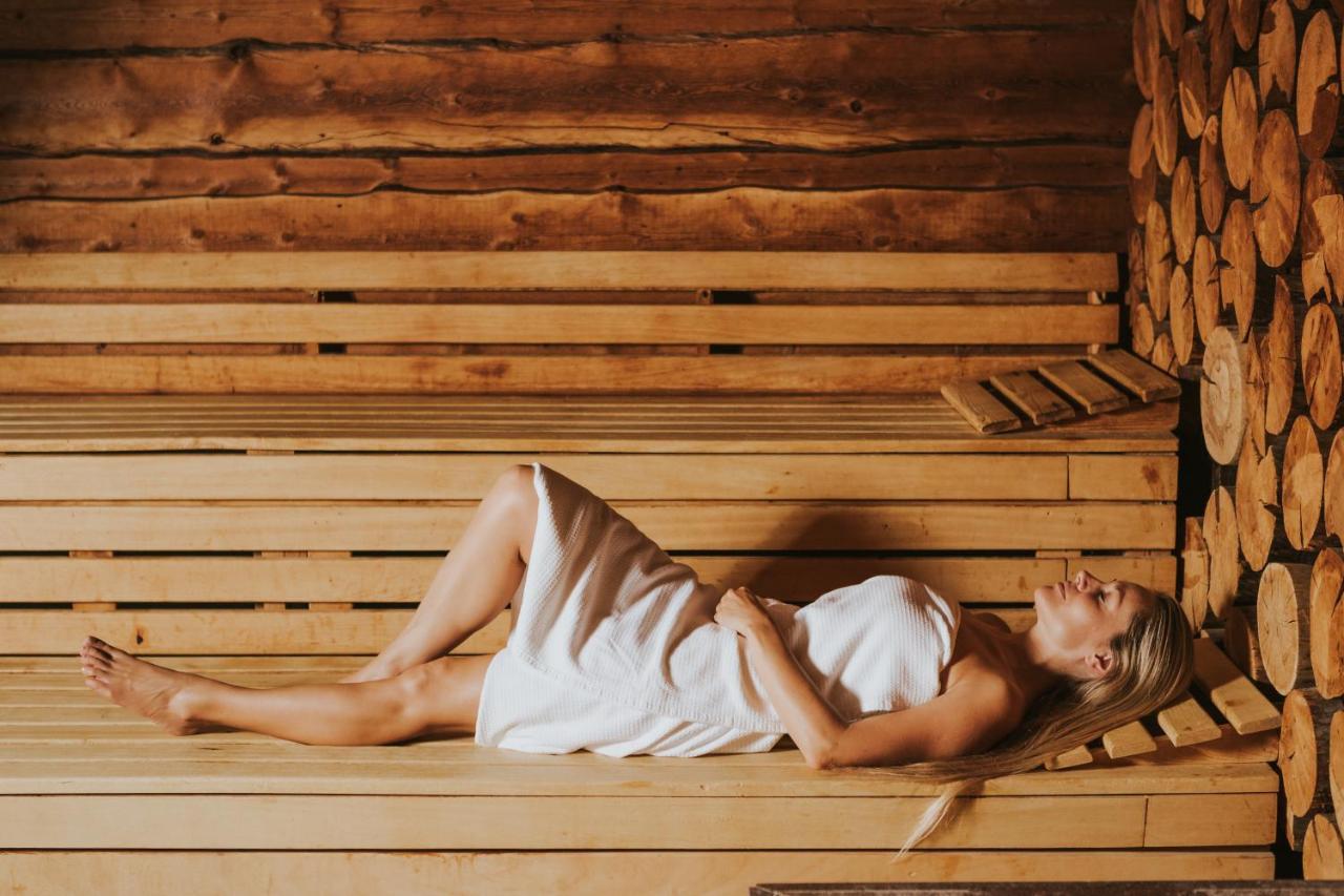 Hotel Smarjeta - Terme Krka シュマリェシュケ・トプリツェ エクステリア 写真
